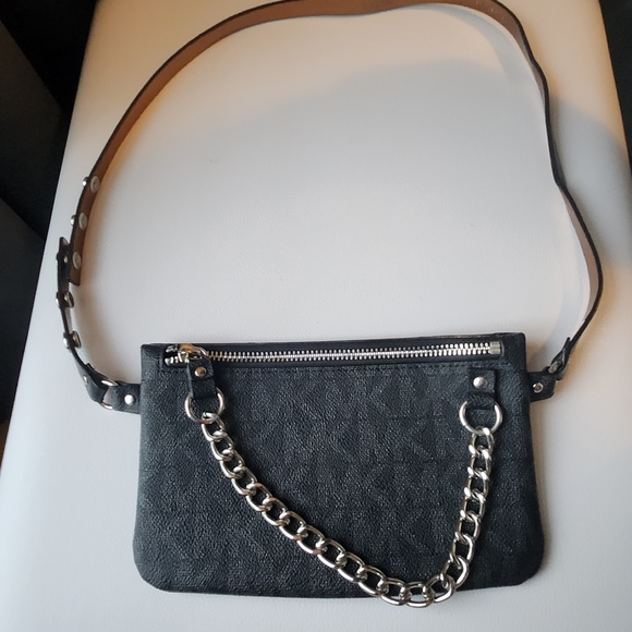 Michael Kors Belt Bag - Picture 2 of 4